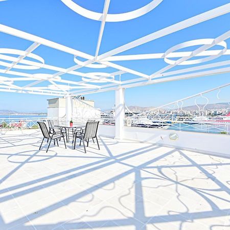 Charming Apartment With A Sea View Terrace Pireus Exteriör bild