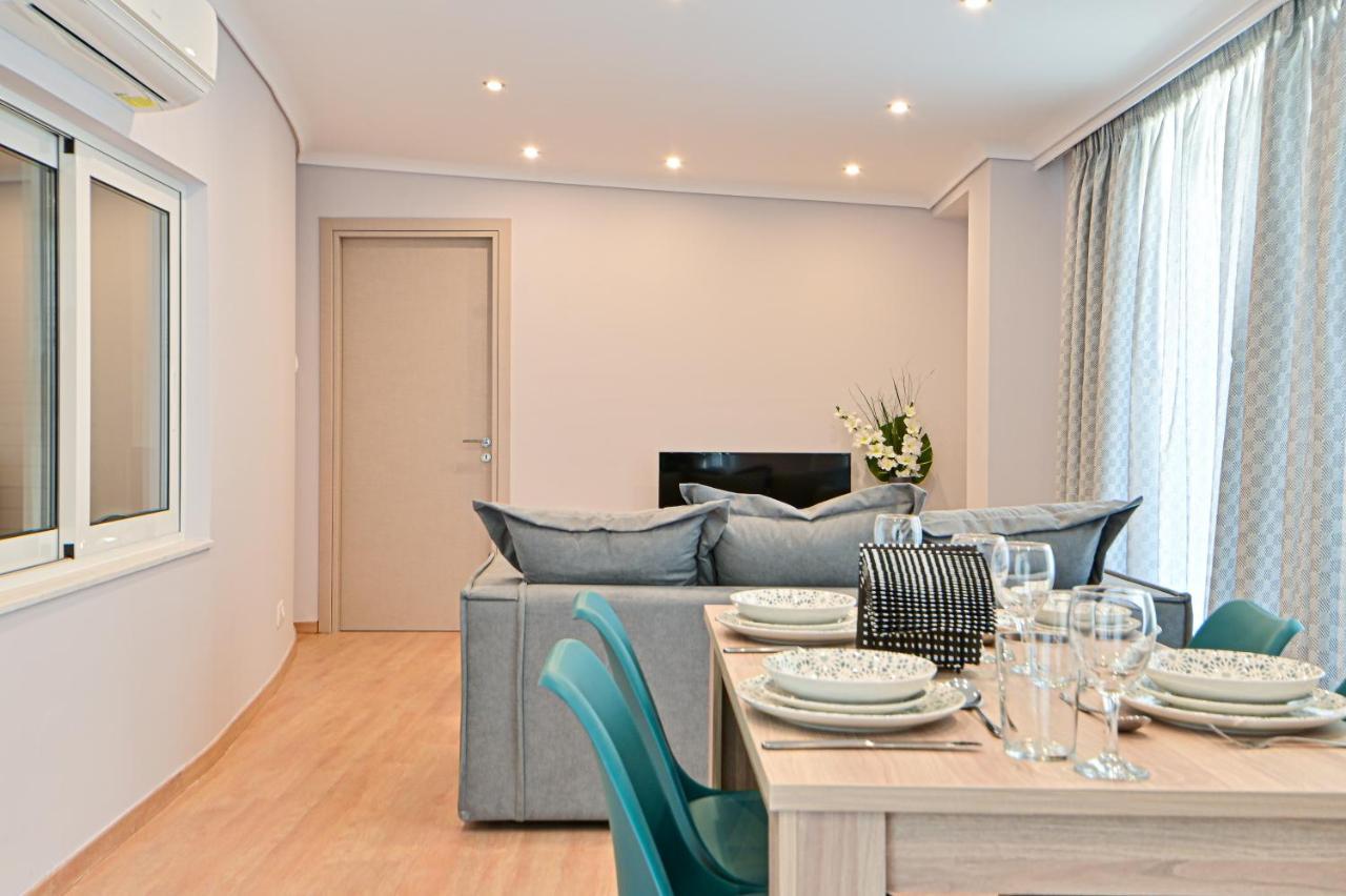 Charming Apartment With A Sea View Terrace Pireus Exteriör bild