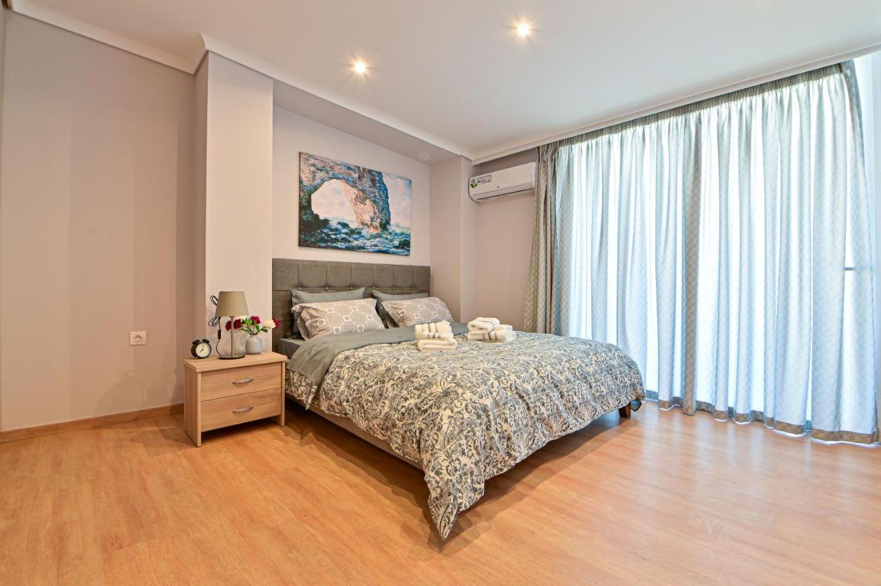 Charming Apartment With A Sea View Terrace Pireus Exteriör bild