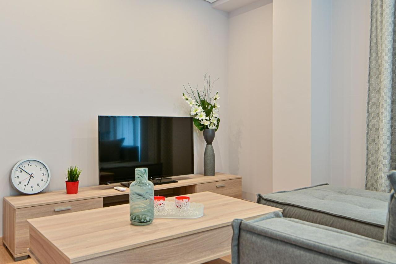 Charming Apartment With A Sea View Terrace Pireus Exteriör bild