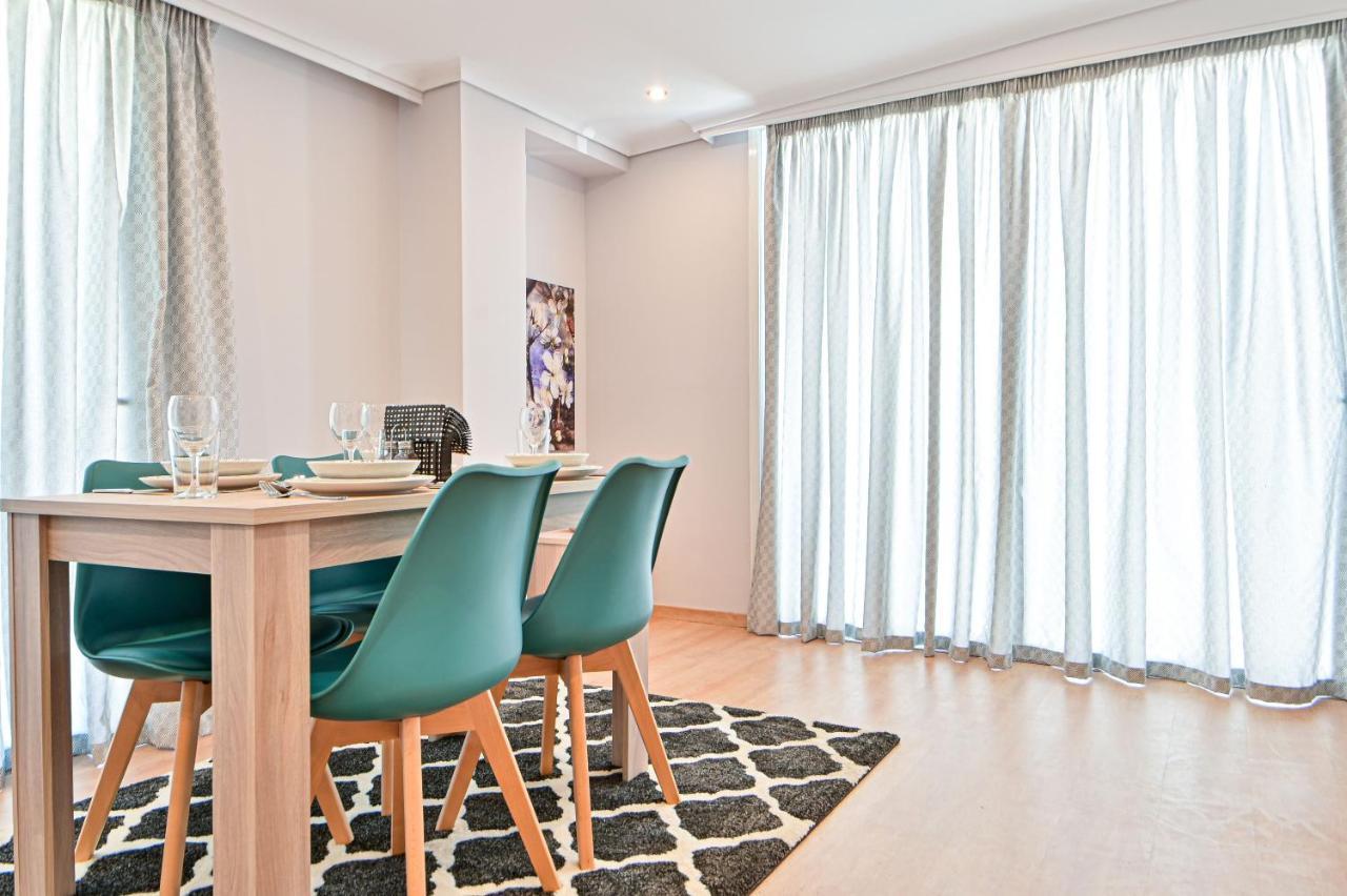 Charming Apartment With A Sea View Terrace Pireus Exteriör bild