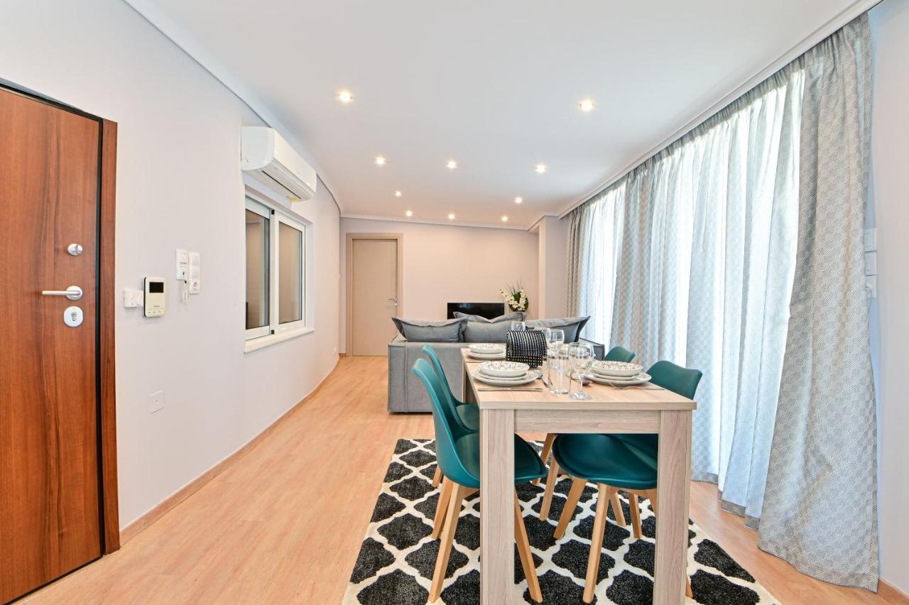 Charming Apartment With A Sea View Terrace Pireus Exteriör bild