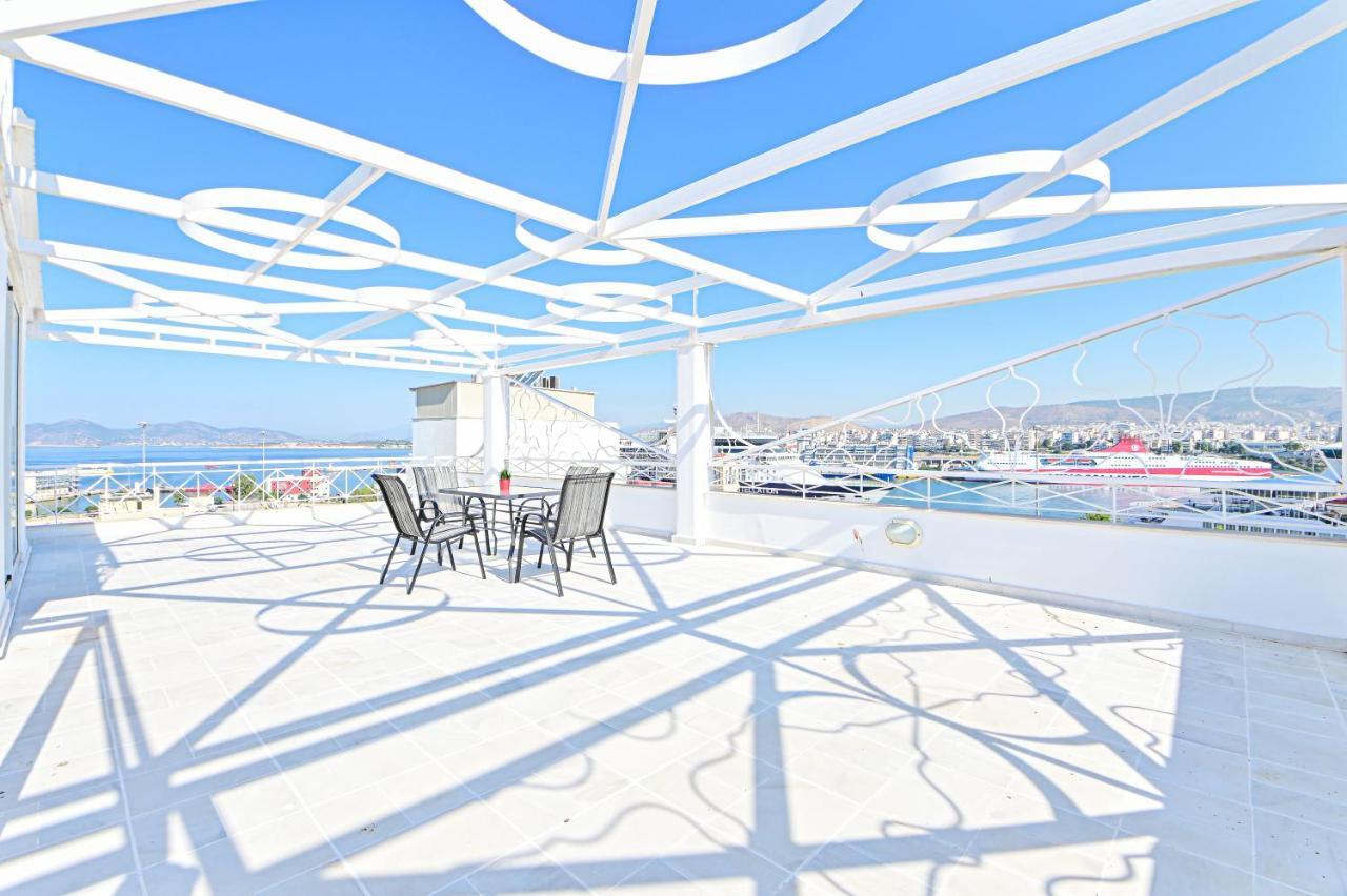 Charming Apartment With A Sea View Terrace Pireus Exteriör bild
