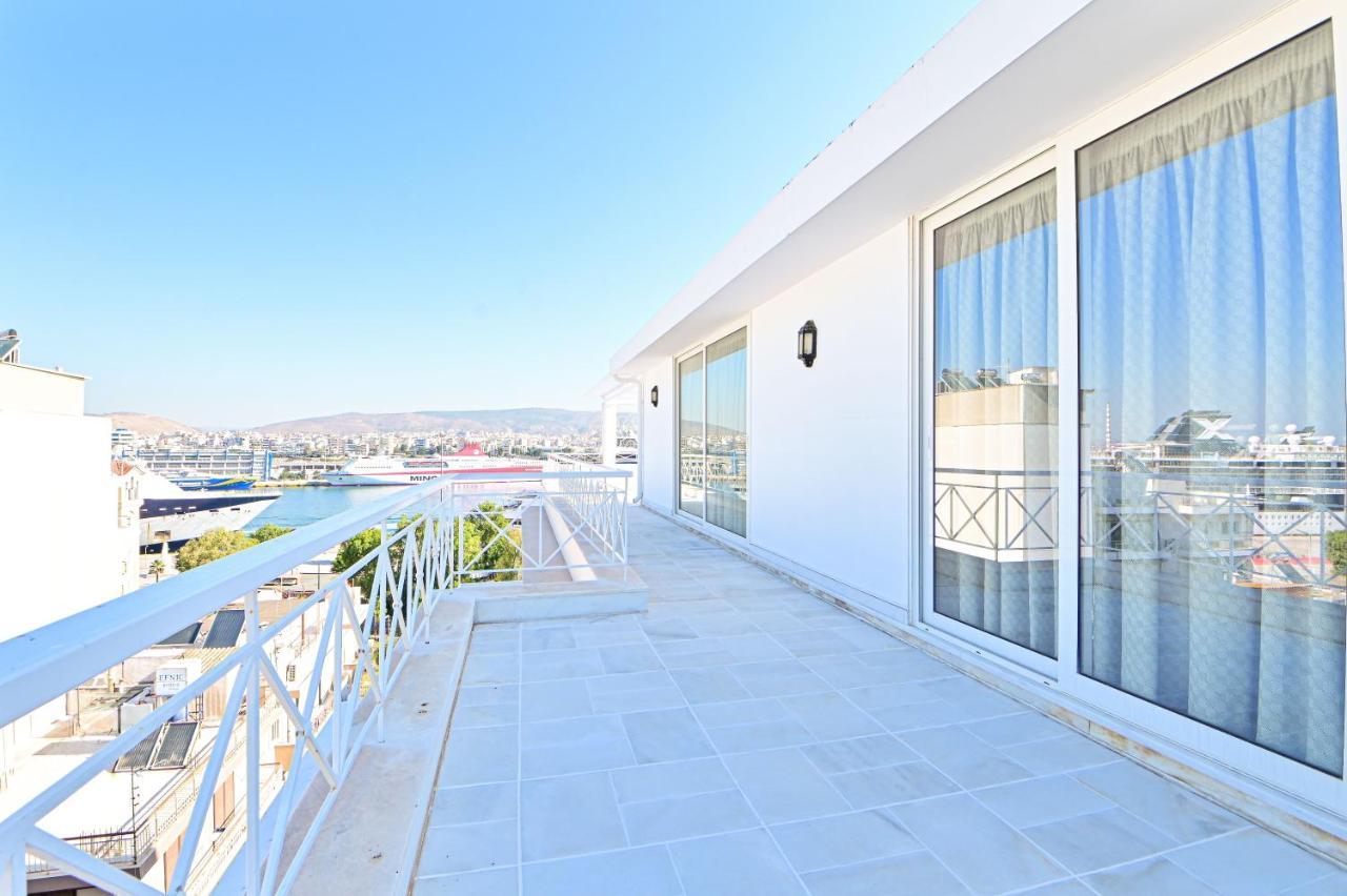 Charming Apartment With A Sea View Terrace Pireus Exteriör bild
