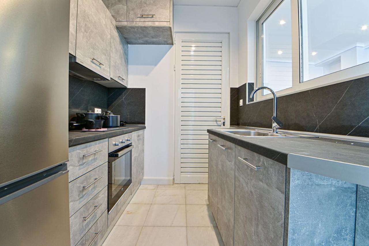 Charming Apartment With A Sea View Terrace Pireus Exteriör bild