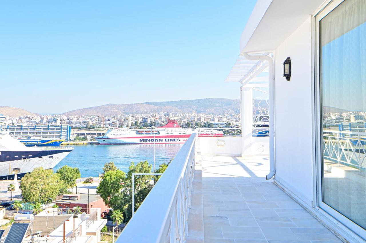 Charming Apartment With A Sea View Terrace Pireus Exteriör bild
