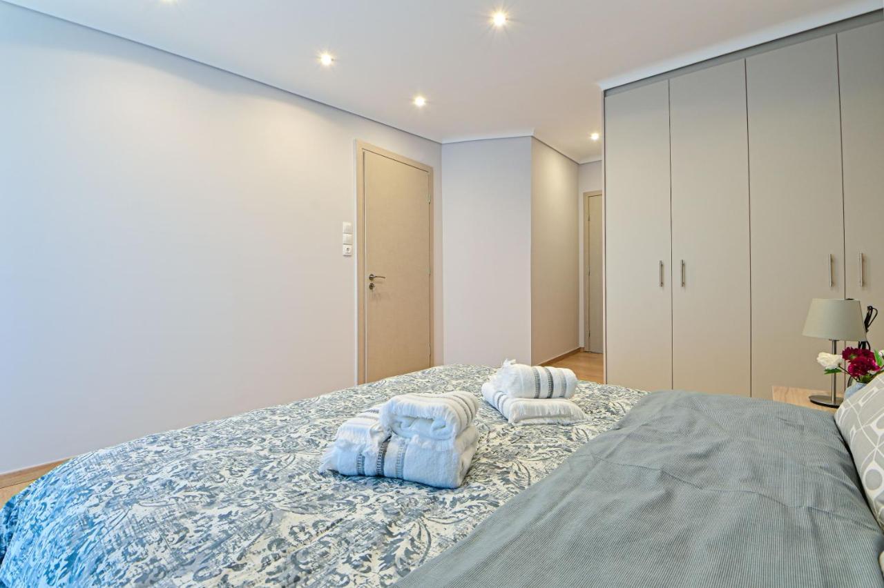 Charming Apartment With A Sea View Terrace Pireus Exteriör bild